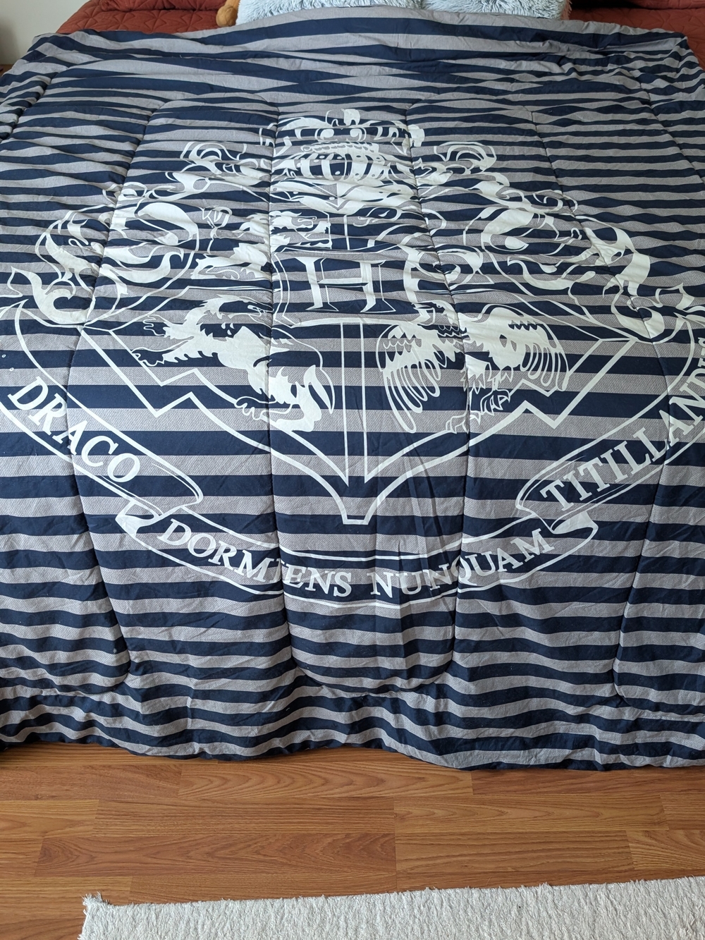 Harry Potter Twin beadspread Striped Crest Comforter - Picture 2 of 4